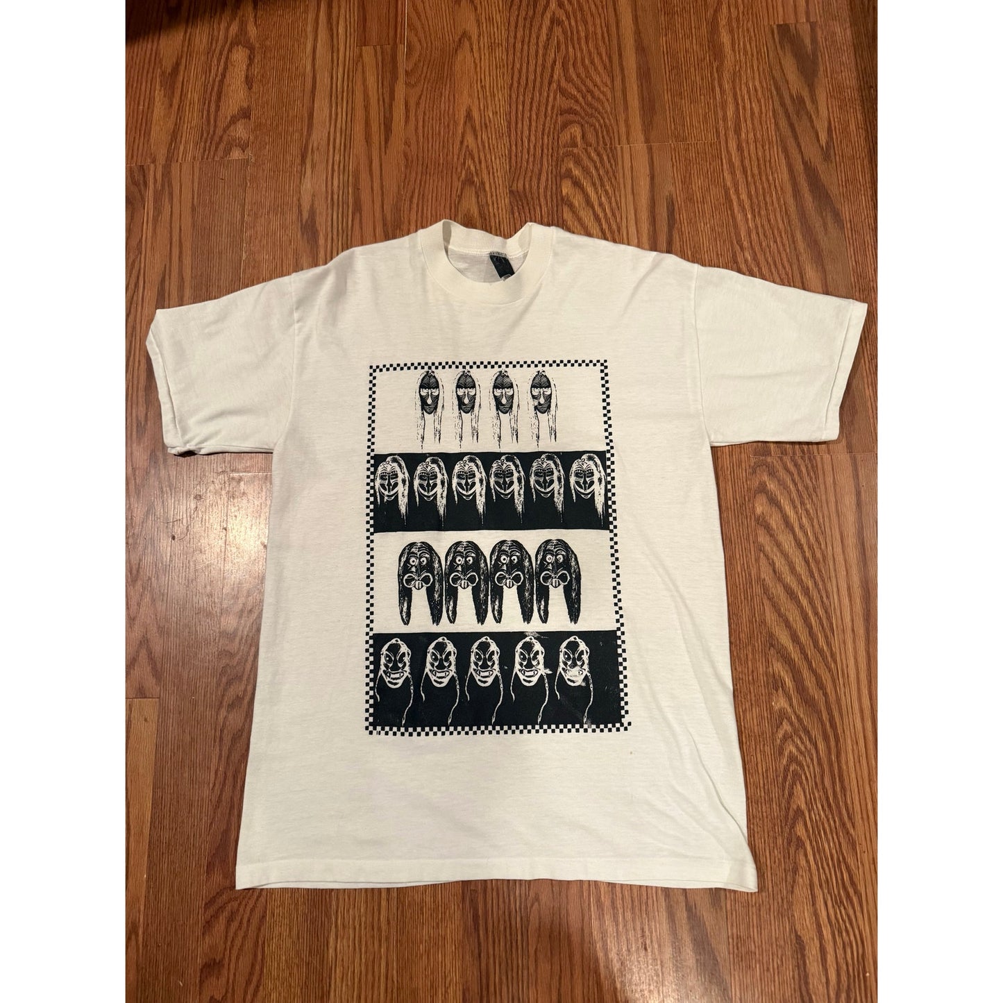 True vintage 80s/90s tribal art tee