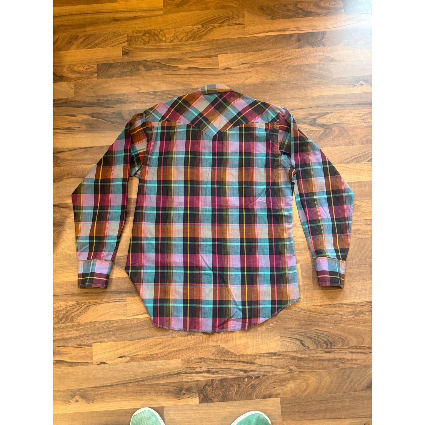 Wrangler Vibrant Jewel Tone Plaid Pearl Snap Size Large