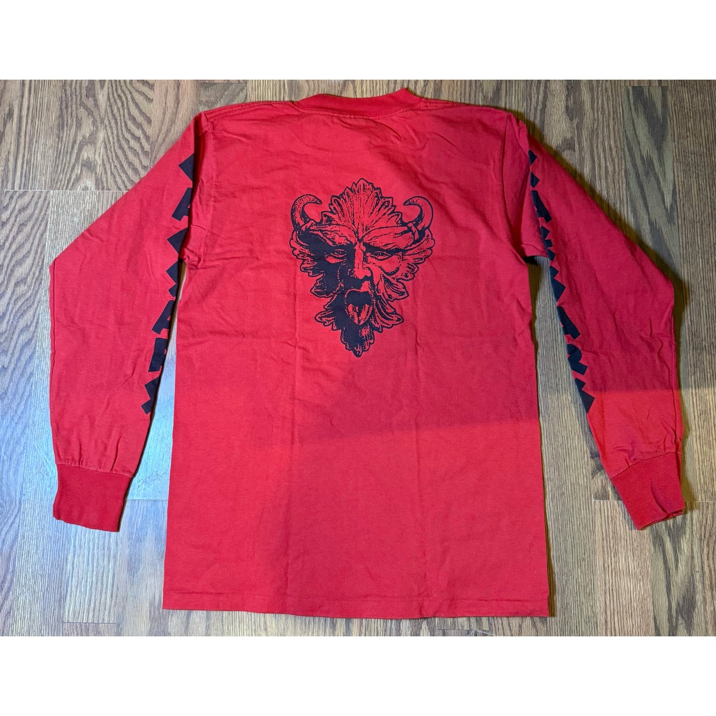Ceasar's Long Sleeve Gargoyle Head Size Medium