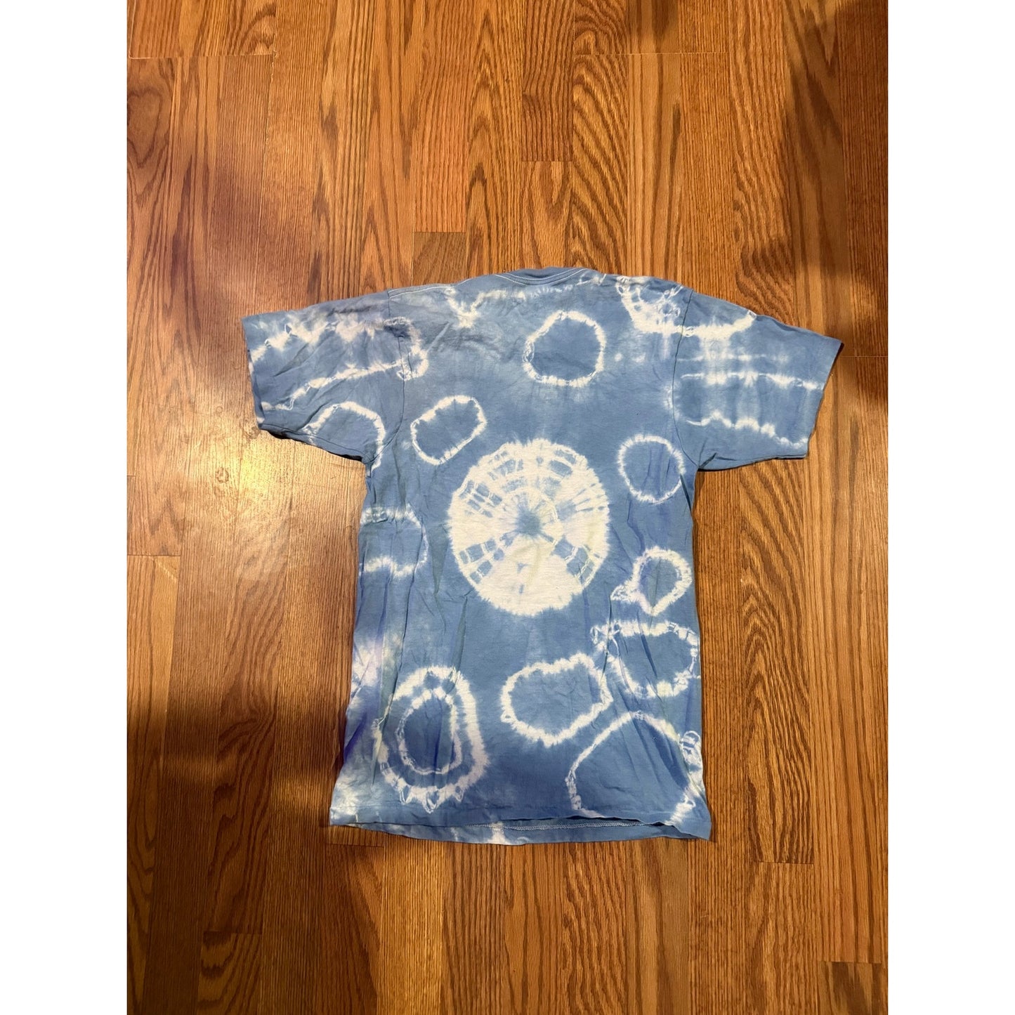 Single Stitch Blue Tie Dye Size Small