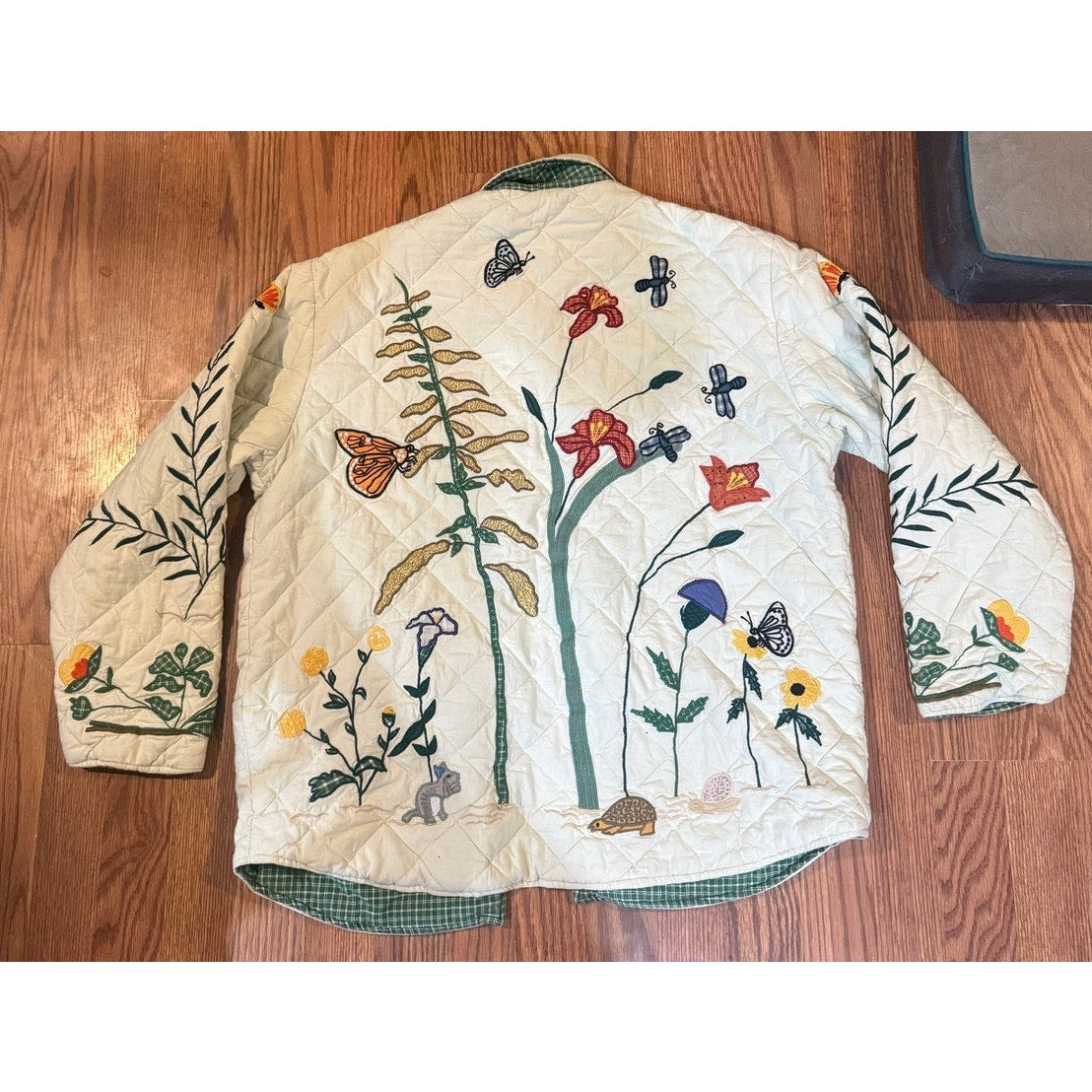 Patch Magic Wild Flower Quilted Reversible Jacket Size Small (see measurements)