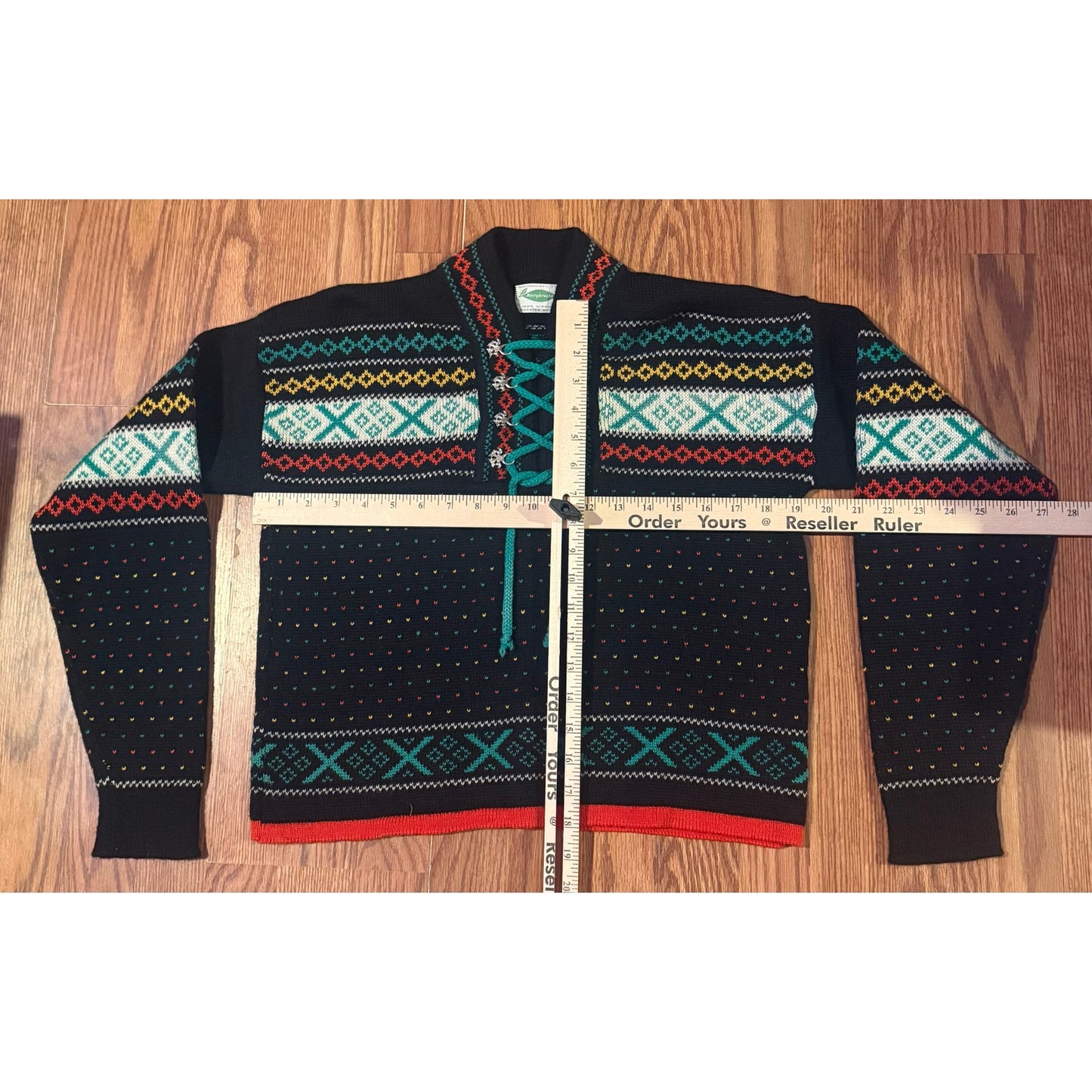 Vintage Berrybrooke Nordic Wool Lace-Up Sweater – 100% Virgin Wool