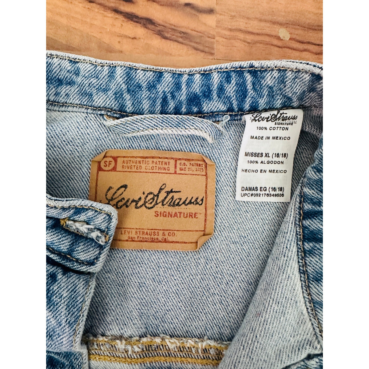 Y2K Levi Strauss Signature Women's XL Patch Denim Vest