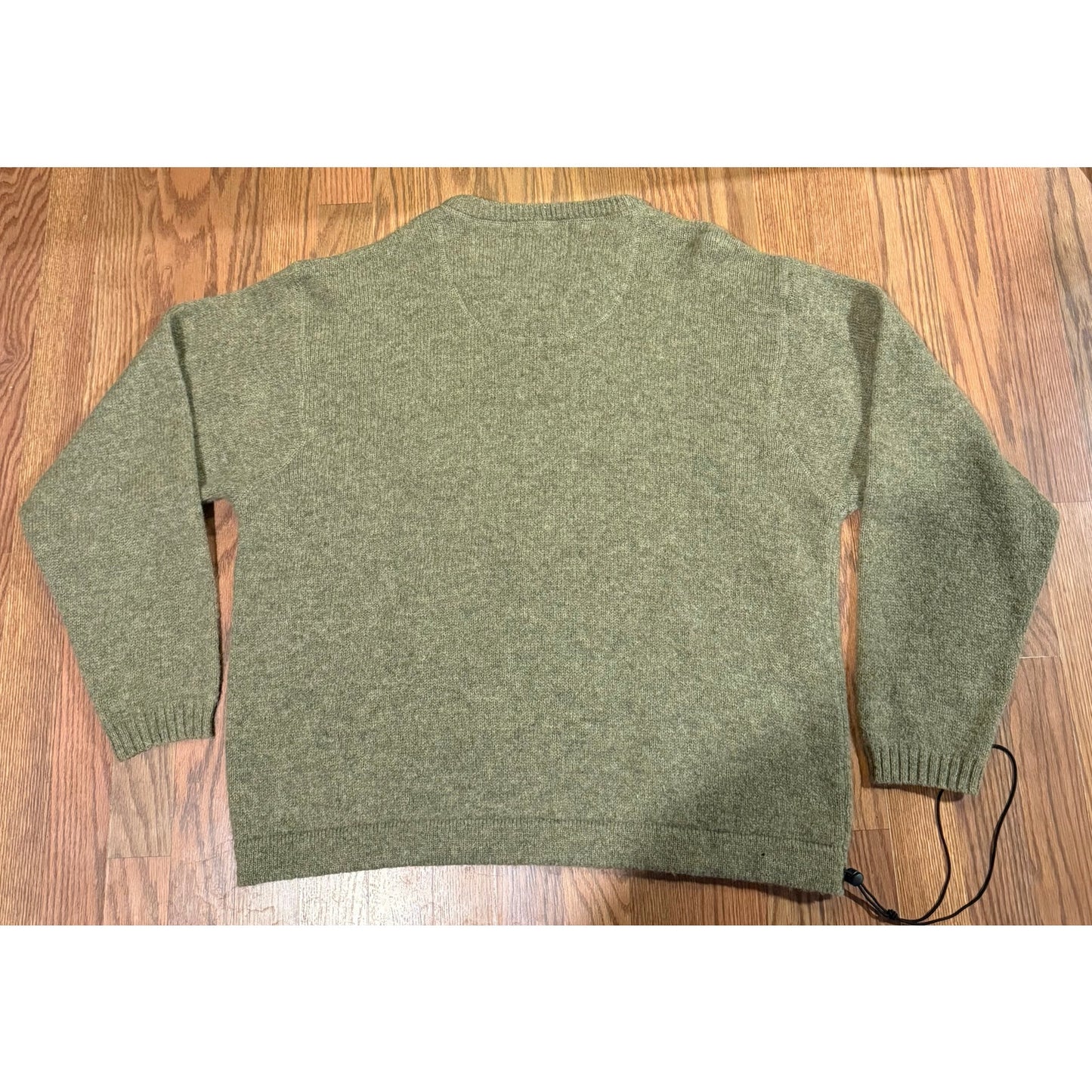 90's Woolrich 100% Shetland Wool V Neck Sweater Size XL