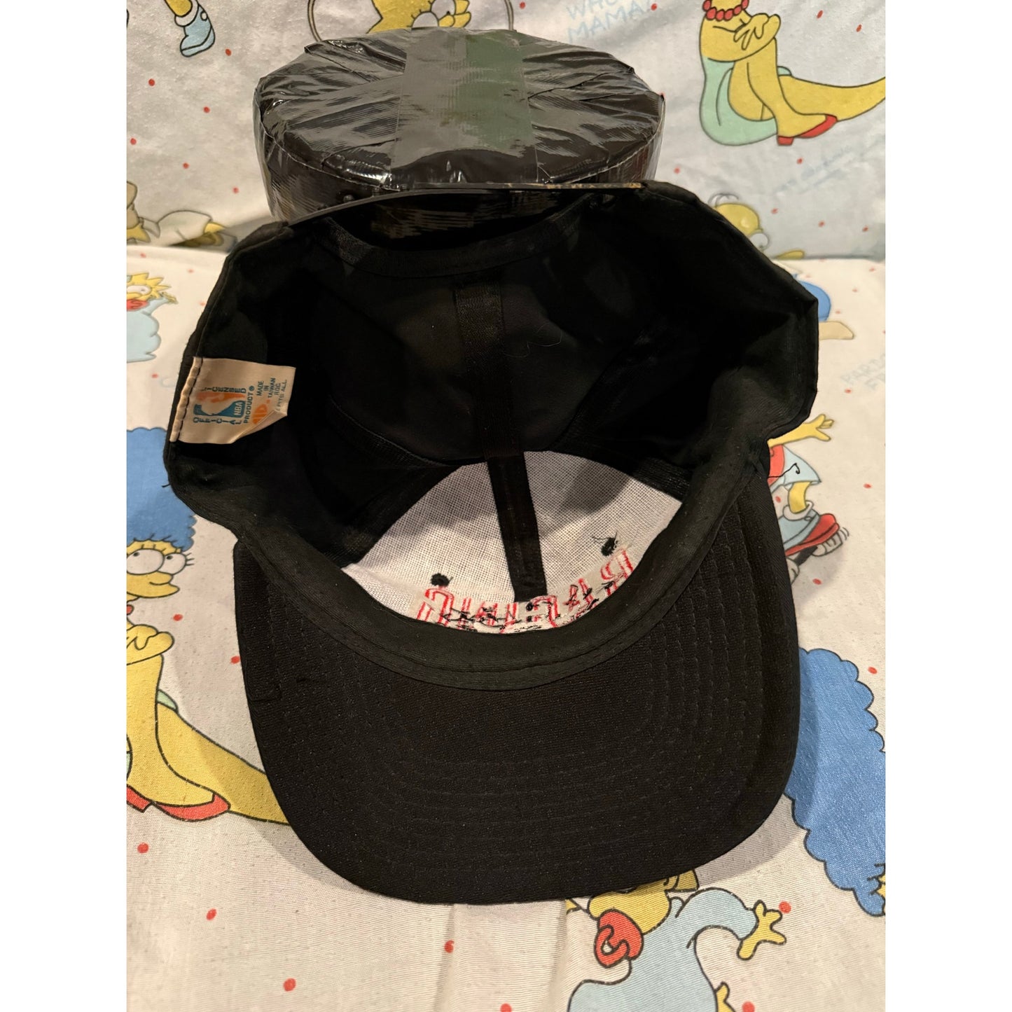 True vintage raging Chicago bulls hat