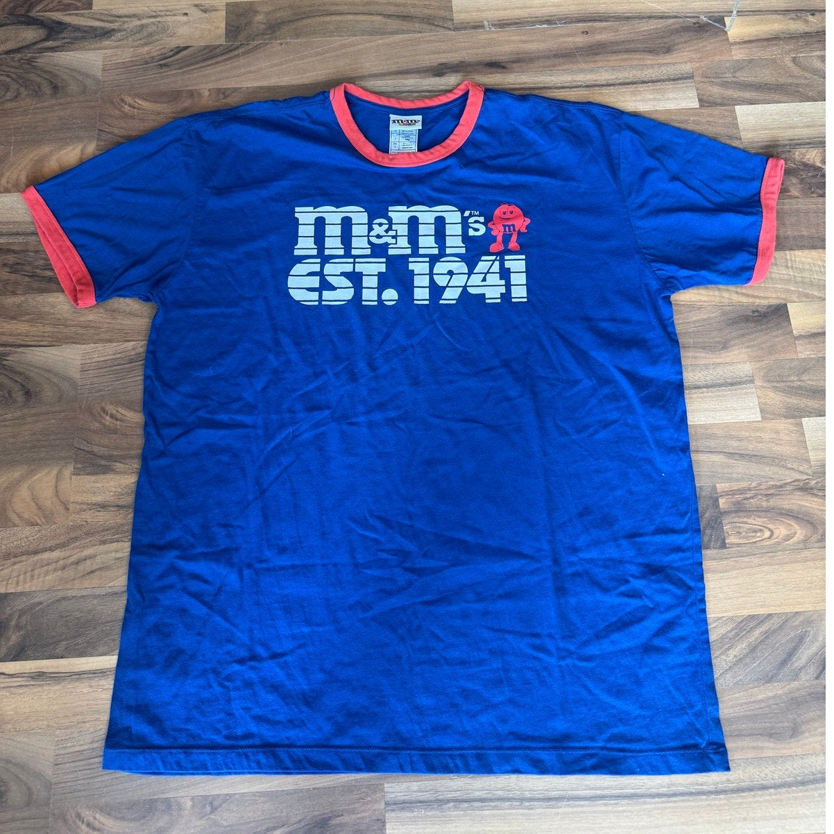 M&M's World Blue and Red Ringer Size XL