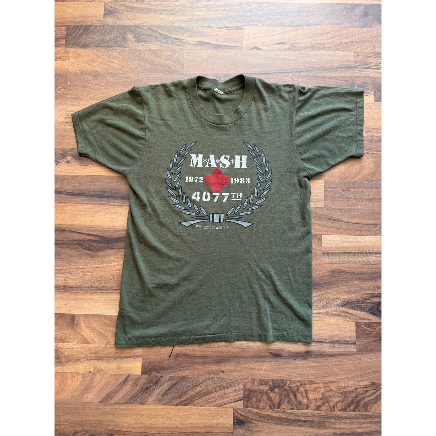 1983 MASH 4077th size Medium