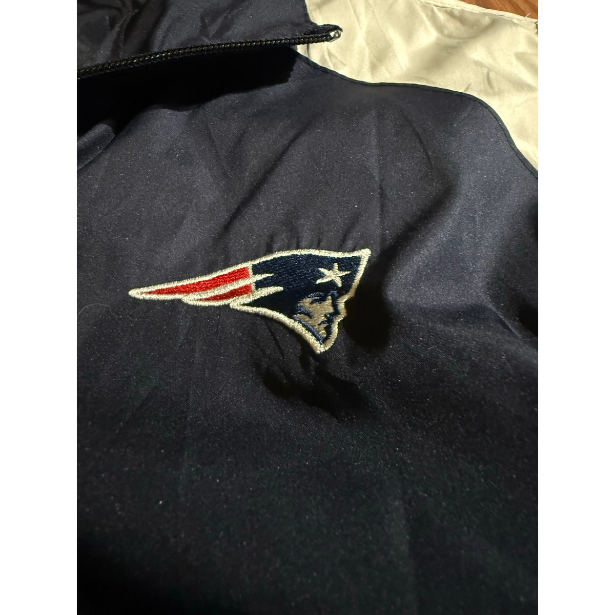 New England Patriots Dunbrooke Windbreaker size Large