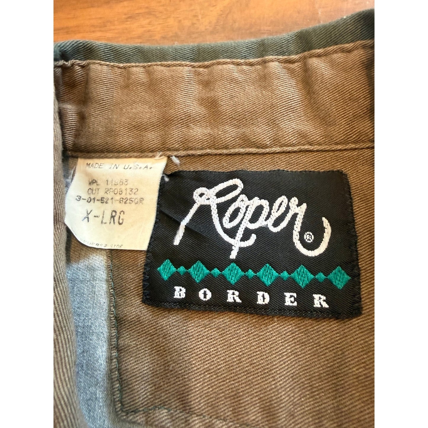 Roper Border Button Up Wolves Running Size XL