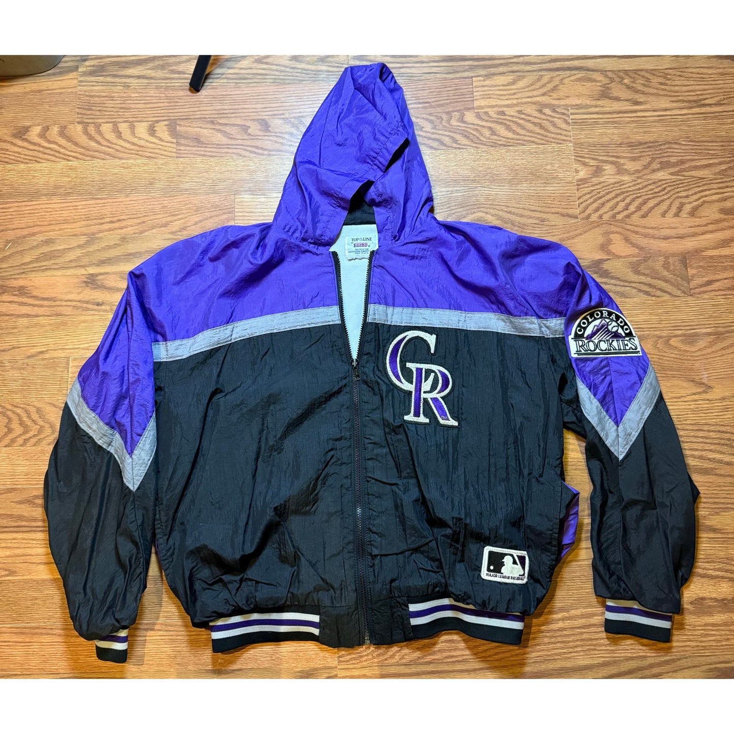 Colorado Rockies Windbreaker Top Line Size XL