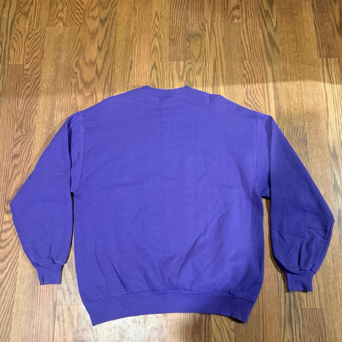 Looney Tunes Breckenridge Crew Neck Size XL