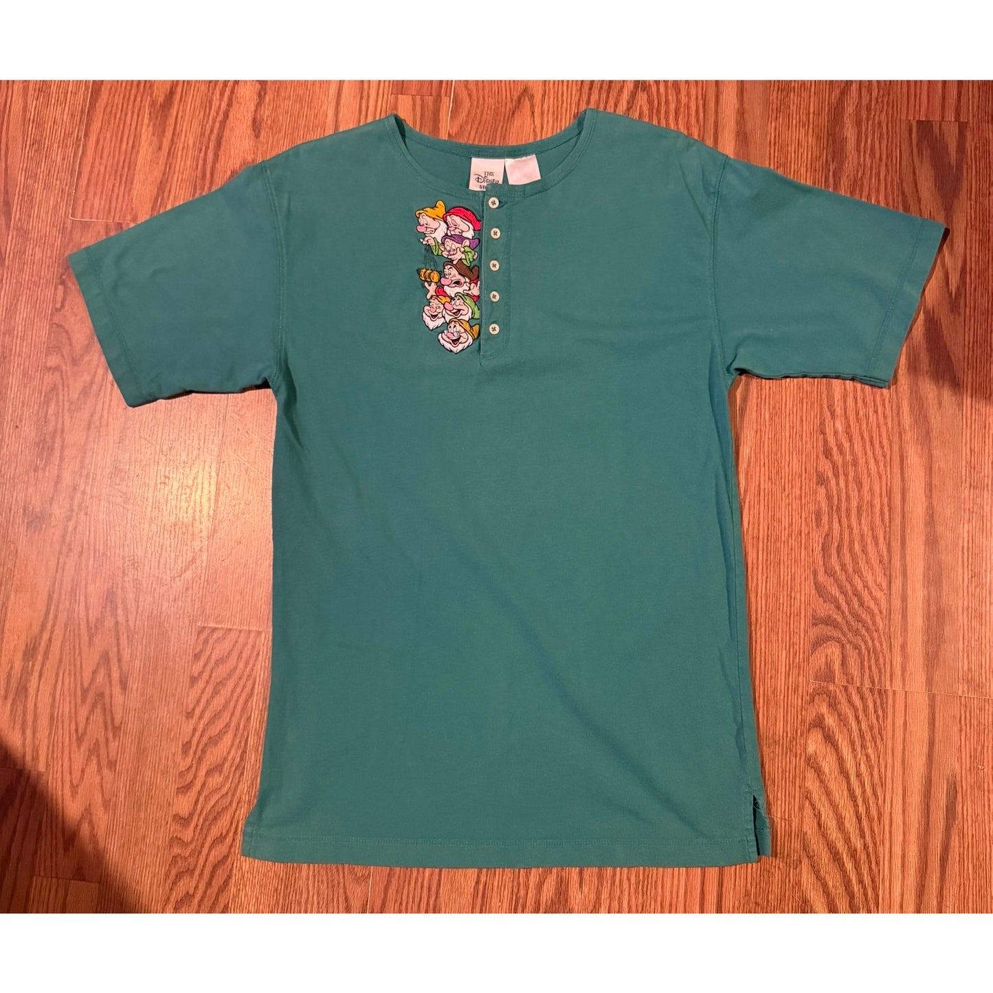 90s Disney Snow White and the 7 dwarves embroidered