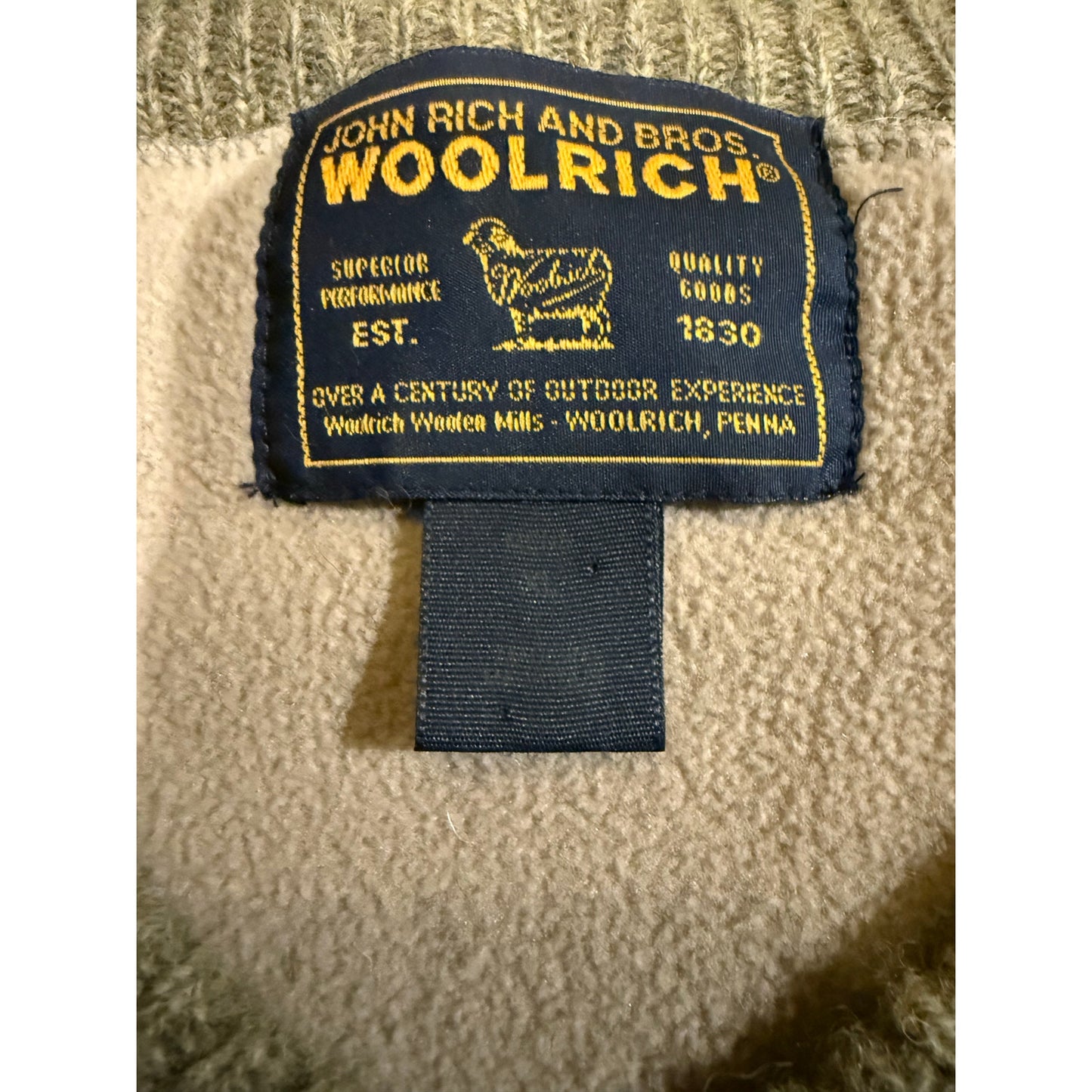 90's Woolrich 100% Shetland Wool V Neck Sweater Size XL