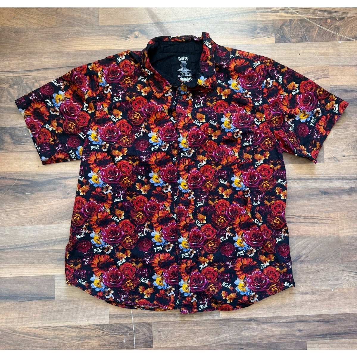 Spencer’s floral hidden word button up shirt Size XL