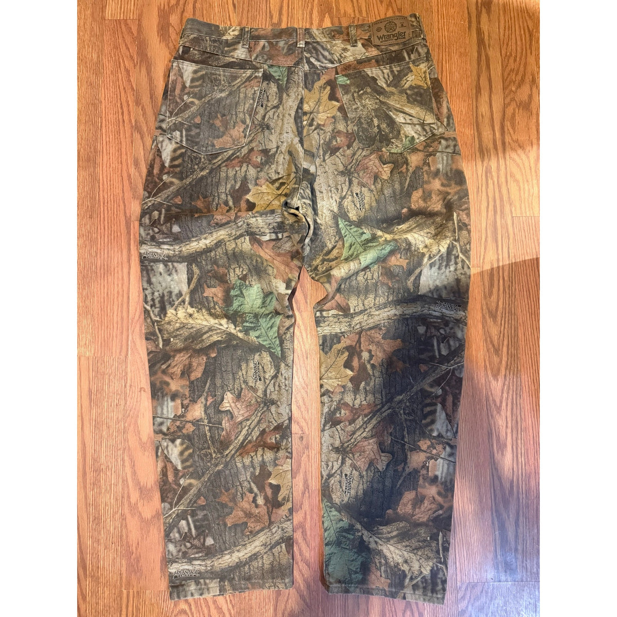 90s Wrangler Double knee Advantage Timber Camo Size 36x32