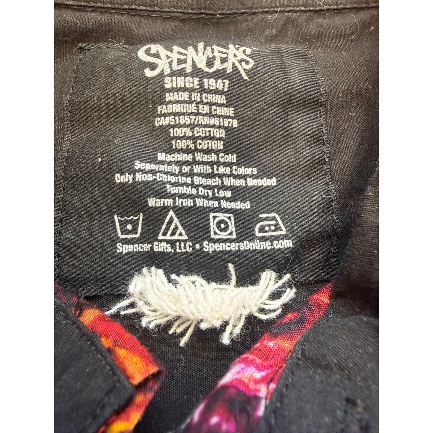 Spencer’s floral hidden word button up shirt Size XL
