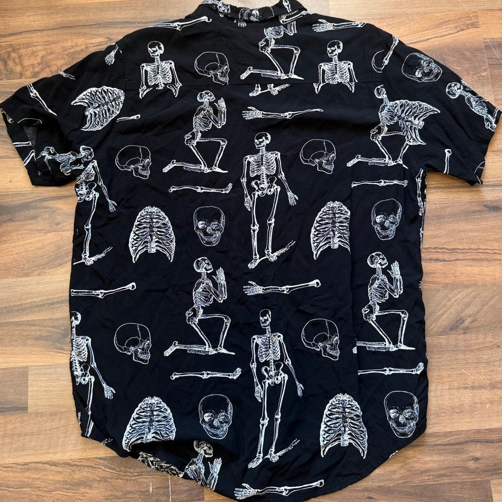 Hot Topic Bones and Skeletons Button Up Size XL