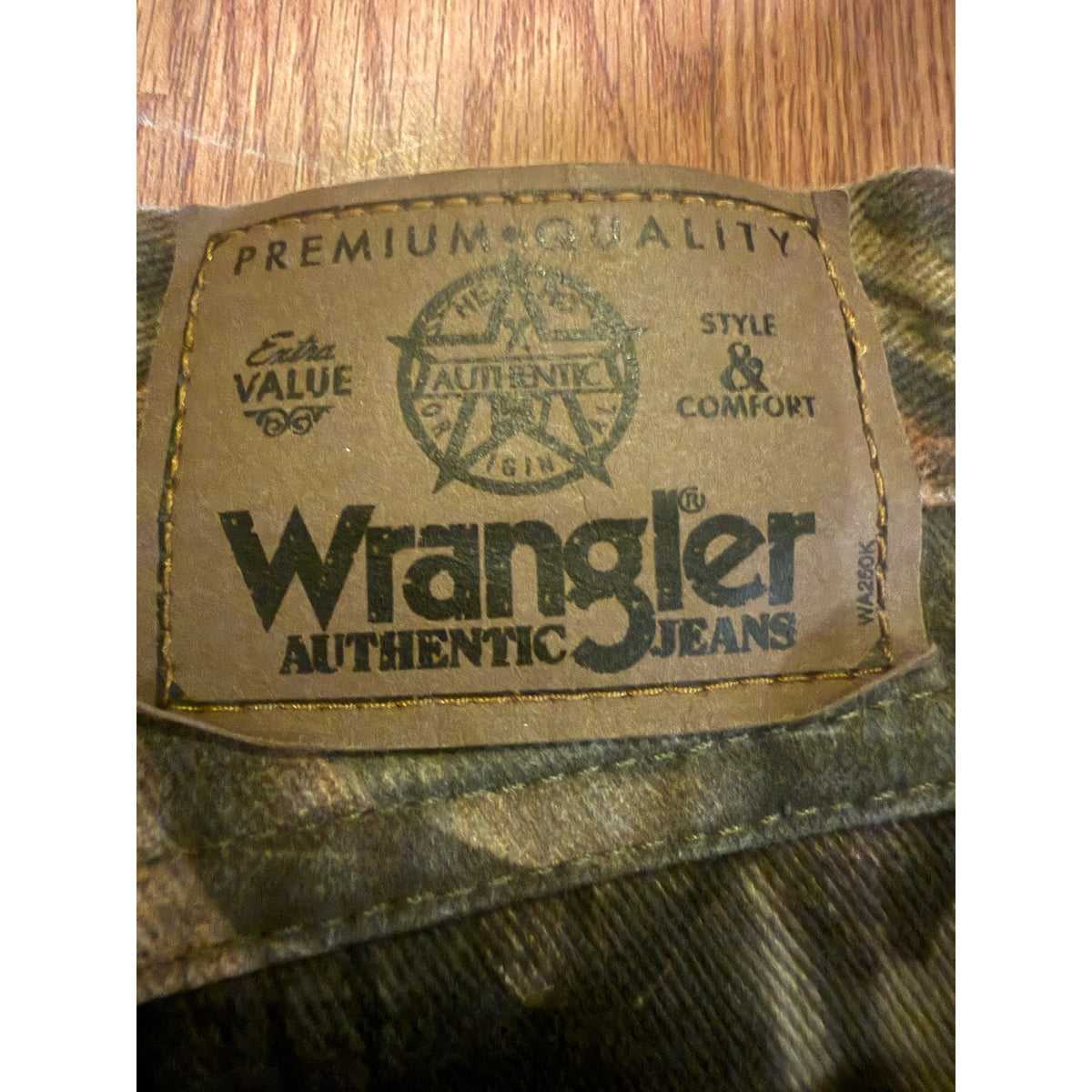 90s Wrangler Double knee Advantage Timber Camo Size 36x32