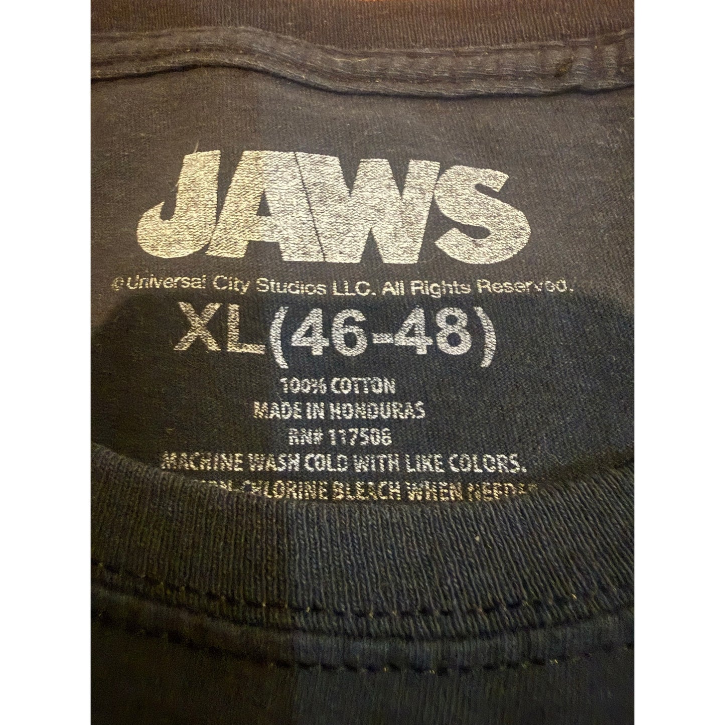 Jaws with distressed border Size XL