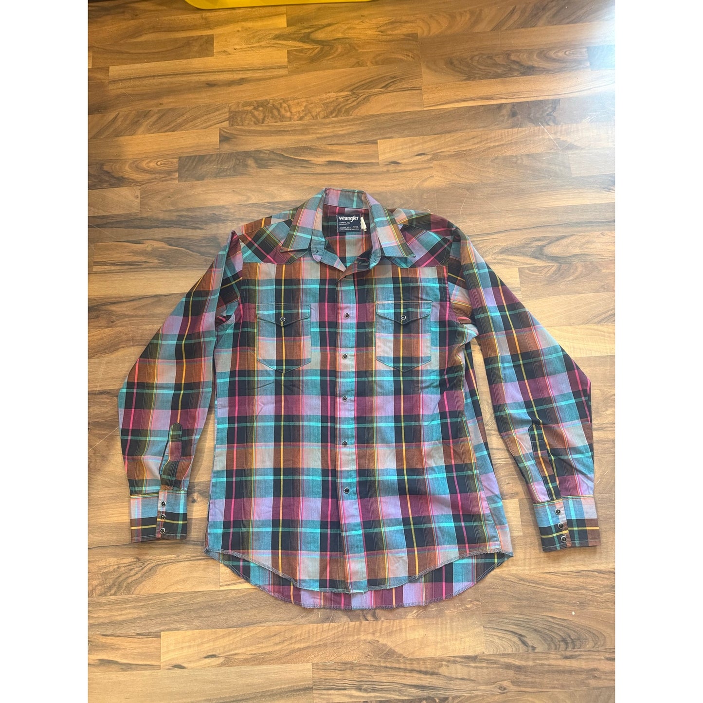 Wrangler Vibrant Jewel Tone Plaid Pearl Snap Size Large