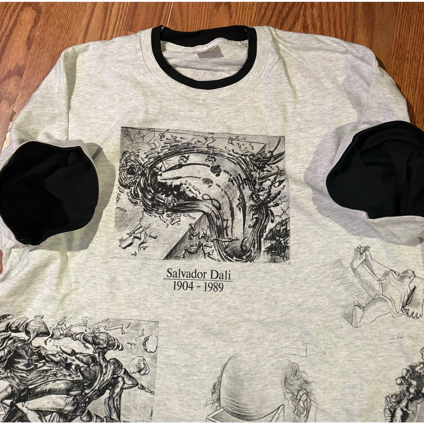 Vintage 90s Salvador Dalí Museum Art T-Shirt AOP – XL