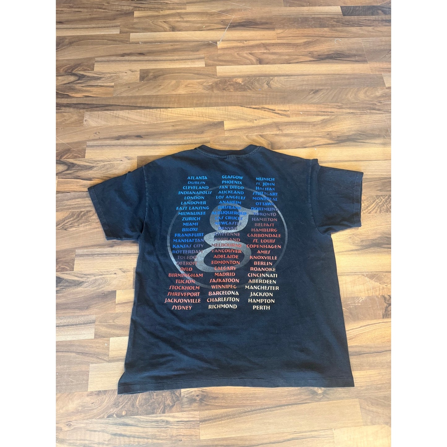 90s Garth Brooks Tour Size Xl International Cities