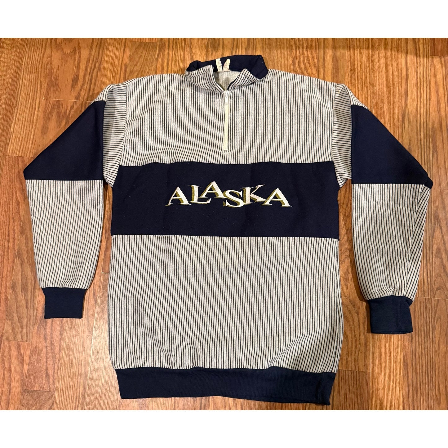 Alaska 1/4 Zip Sweater Size XL