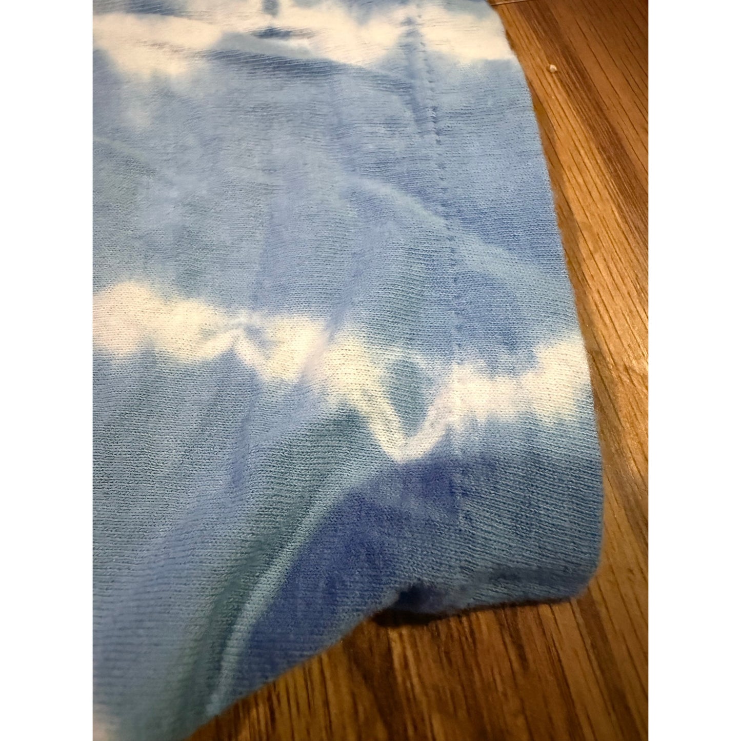 Single Stitch Blue Tie Dye Size Small