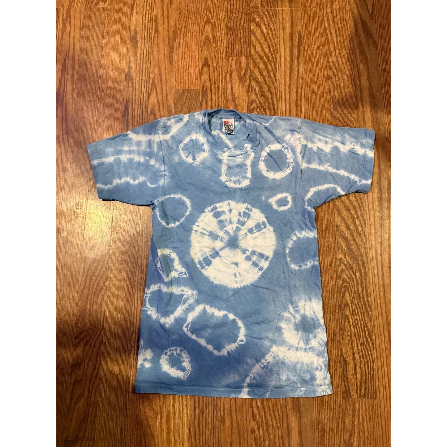 Single Stitch Blue Tie Dye Size Small