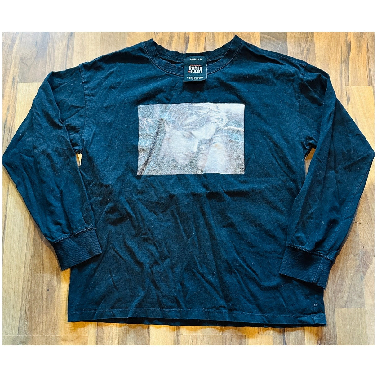 Romeo and Juliet Long sleeve Size X-Large