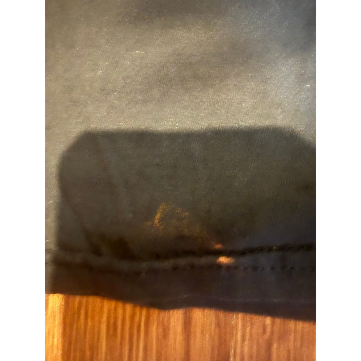 Jaws with distressed border Size XL